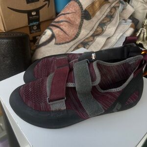 Black Diamond Maroon and Gray Climbing Shoes